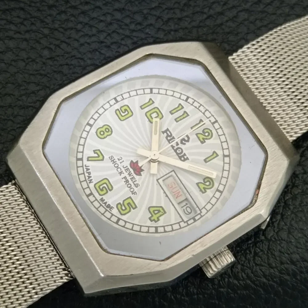 Vintage 1986 Ricoh Automatic Mens Silver Watch W/daydate & Green accents